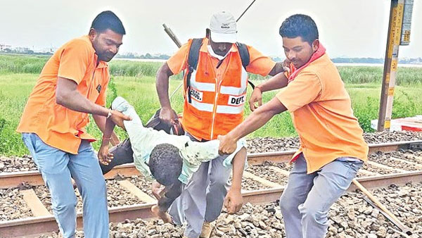 డోర్ వద్ద