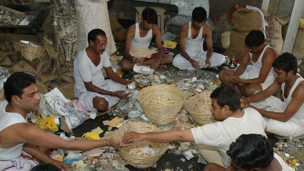 శ్రీవారి హుండీ ఆదాయం రూ.122.19 కోట్లు