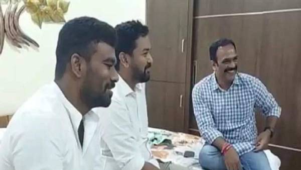 నాలుగో వంతెన మీదగా రాజమండ్రికి చేరుకున్న పాదయాత్ర