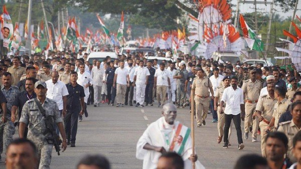 ఆదిచుంచనగిరికి రాహుల్ గాంధీ