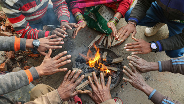 Temperatures drops in AP and Telangana, resulting in cold waves people asked to take precautions Temperatures drops in AP and Telangana, resulting in cold waves people asked to take precautions