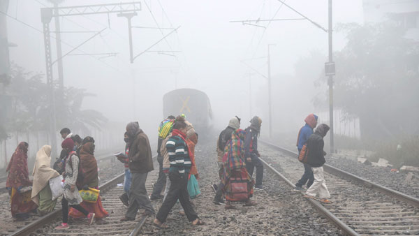 Temperatures drops in AP and Telangana, resulting in cold waves people asked to take precautions Temperatures drops in AP and Telangana, resulting in cold waves people asked to take precautions