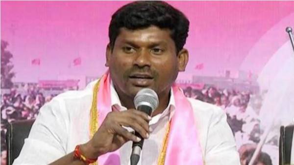 స్థానికంగా జరిగిన ఘటనలను టార్గెట్ చేస్తూ వెలసిన పోస్టర్లు