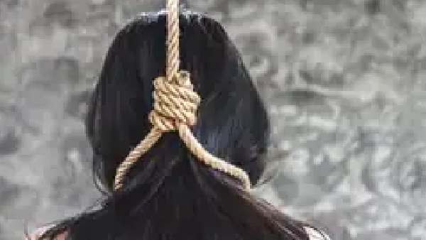 అనుమానం తప్ప, ప్రేమ లేదంటూ వనిత సూసైడ్ నోట్