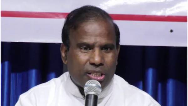చిన్నారులతో పోలింగ్ కేంద్రాల వద్ద టీఆర్ఎస్ ప్రచారం. మండిపడ్డ కేఏ పాల్, ఆయన కోడలు