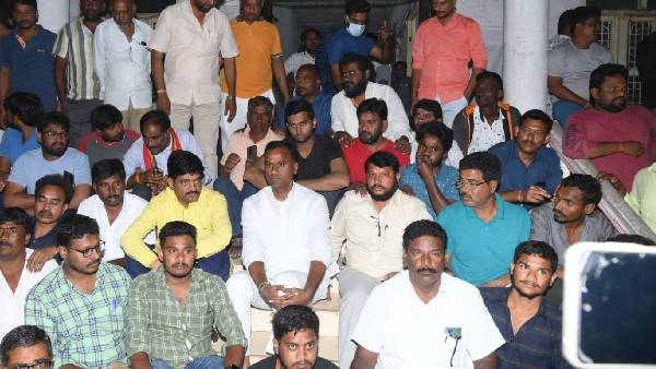 కోమటిరెడ్డికి మద్దతుగా మహిళల ఆందోళనలు