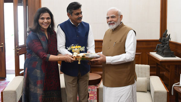 ప్రధానితో కొండా విశ్వేశ్వర్ రెడ్డి దంపతుల భేటీ