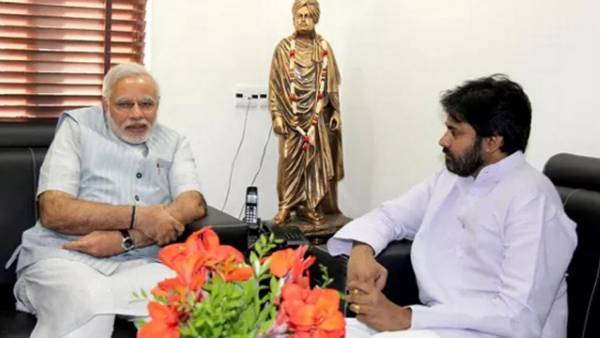 రోడ్ షోలో..