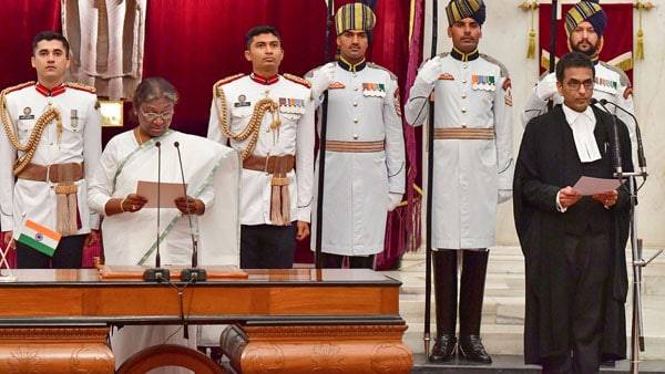 Justice DY Chandrachud taken oath as 50th chief justice of india infront of president Justice DY Chandrachud taken oath as 50th chief justice of india infront of president