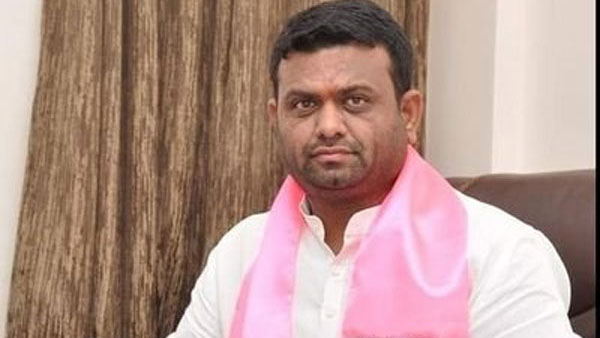 ఎమ్మెల్యే కనిపించటం లేదని తాండూరు పోలీస్ స్టేషన్ లో ఫిర్యాదు
