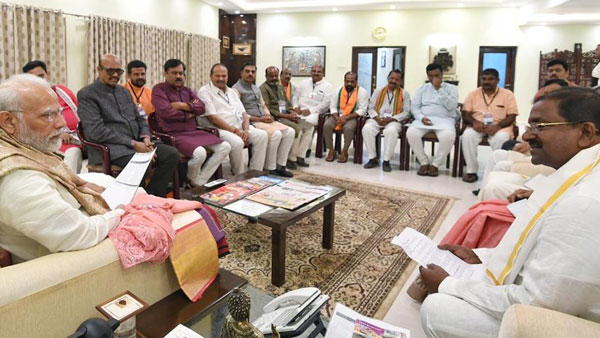 Some of the AP BJP leaders moving against Somu Veerraju, its leads to new issue in the pa Some of the AP BJP leaders moving against Somu Veerraju, its leads to new issue in the pa