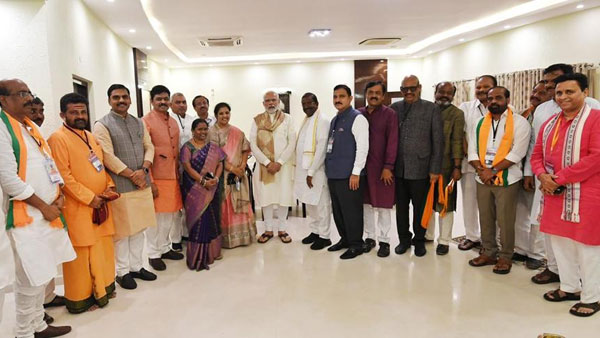 Some of the AP BJP leaders moving against Somu Veerraju, its leads to new issue in the pa Some of the AP BJP leaders moving against Somu Veerraju, its leads to new issue in the pa