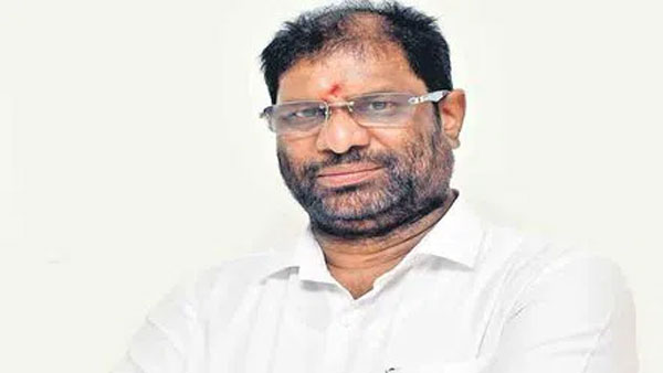 IT and ED officials are carrying out searches in the office of TRS MP Maddiraj Ravichandra. IT and ED officials are carrying out searches in the office of TRS MP Maddiraj Ravichandra.