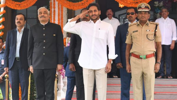 andhra state formation day celebrations : ys jagan hoisted national flag at camp office andhra state formation day celebrations : ys jagan hoisted national flag at camp office