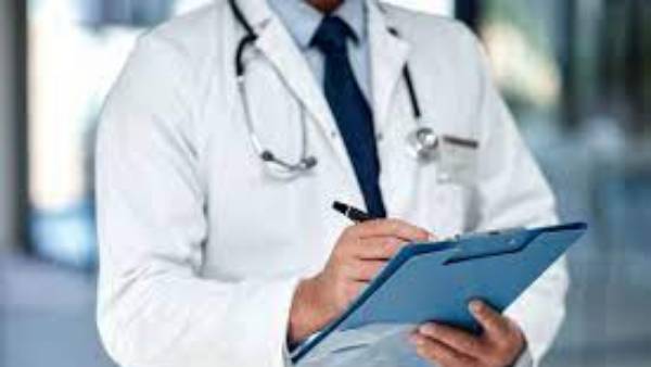 Shock; Doctor committed suicide in Shivamogga in Karnataka. Shock; Doctor committed suicide in Shivamogga in Karnataka.