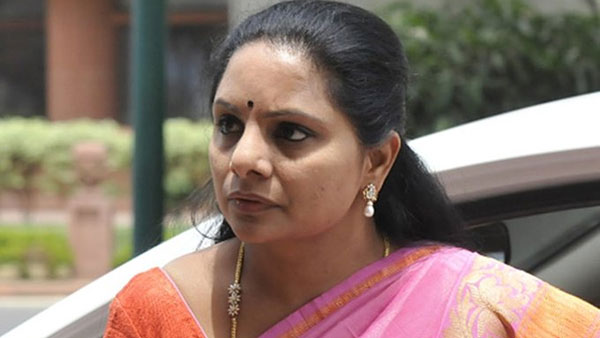 అభియోగం తెలిస్తే జాగ్రత్త పడవచ్చని భావిస్తున్న కేసీఆర్, కవిత, అందుకే ఇదంతా