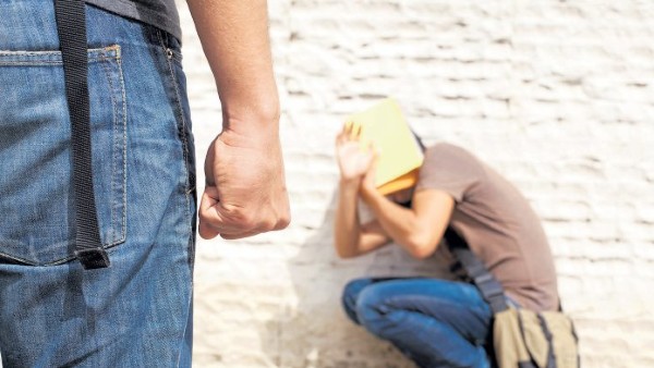 కట్టేసి కొట్టారు.