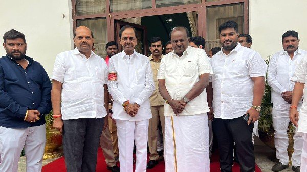కుమారస్వామికి భేలే చాన్స్ లు