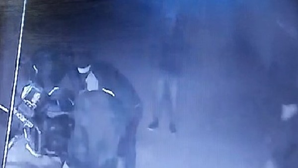 gun firing in shamirpet, hyderabad: Rs 2 lakh robbery at wine shop. gun firing in shamirpet, hyderabad: Rs 2 lakh robbery at wine shop.