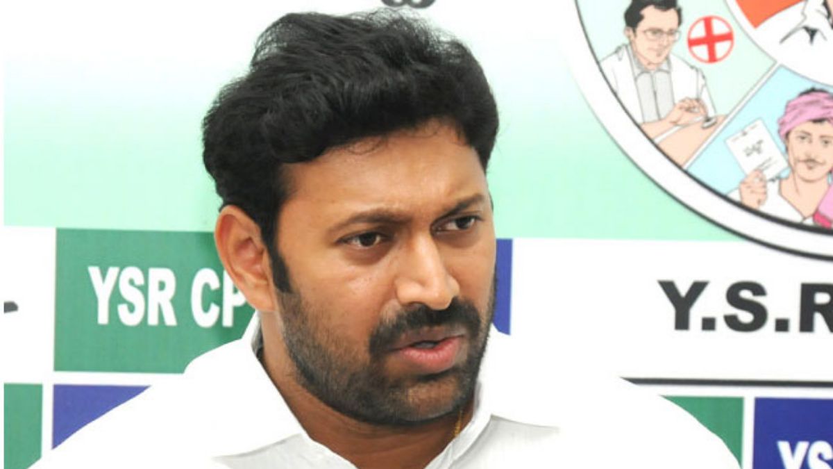 ఎంపీ అవినాష్ రెడ్డికి సీబీఐ మళ్లీ నోటీసులు: ఎల్లుండే