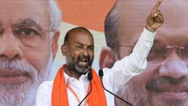 ఇది సారు- కారు-60 పర్సెంట్ కమీషన్ల సర్కార్: బండి సంజయ్