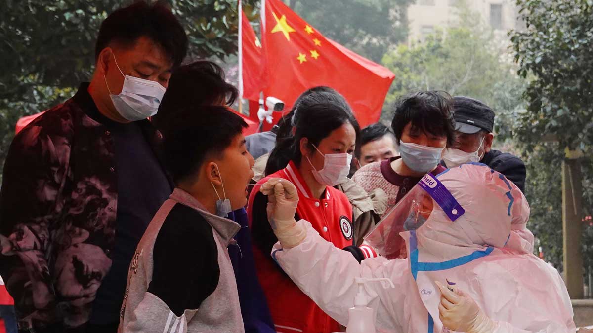 China: చైనాలో భారీగా పెరుగుతోన్న కరోనా కేసులు..