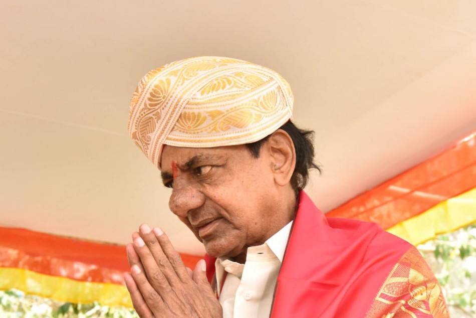 బ్రాహ్మణులపై కేసీఆర్ వరాల జల్లు