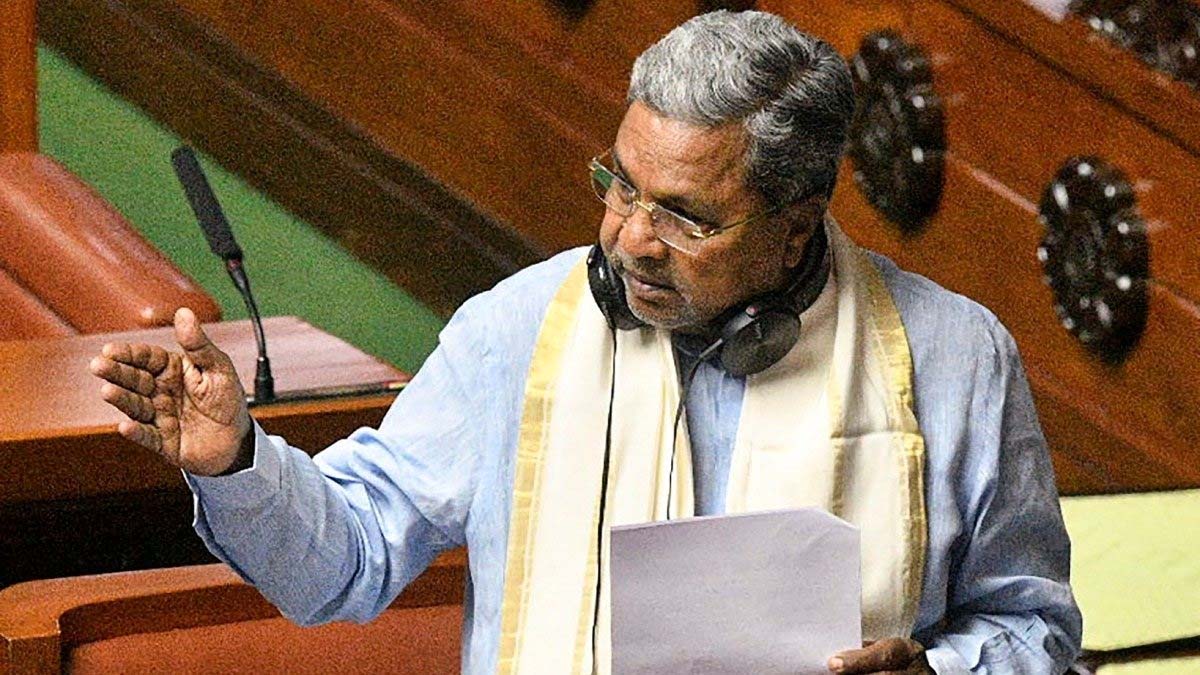 సిద్దరామయ్య అంతు చూడండి, మాజీ డీసీఎంకు 70 ఎంఎం సినిమా, ఎఫ్ఐఆర్ తో !