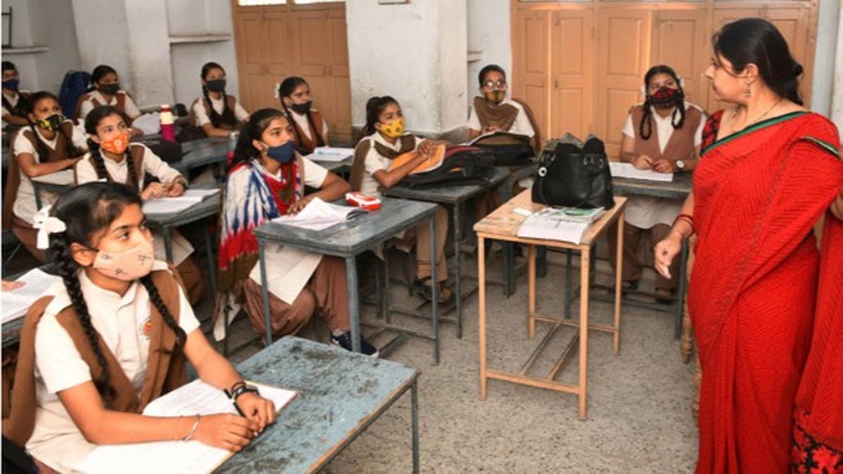 ఏపీలో టీచర్ల బదిలీలకు గ్రీన్ సిగ్నల్ - మార్గదర్శకాలు జారీ...!!