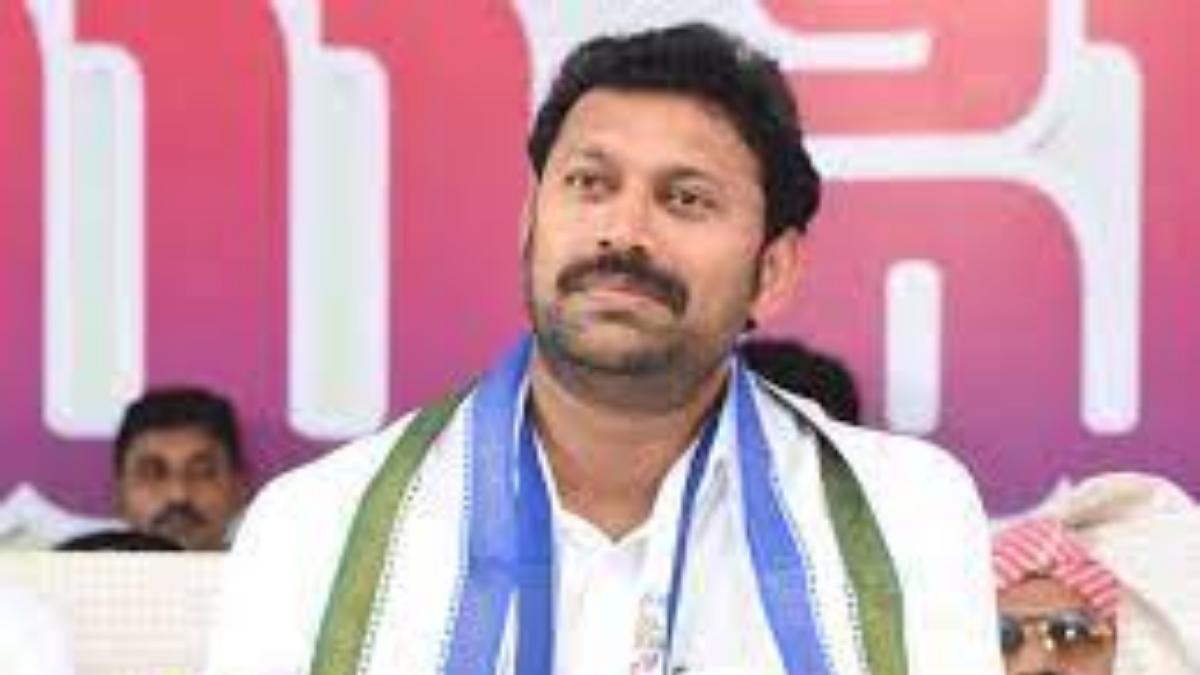 అవినాశ్ బెయిల్ పై ఉత్కంఠ.. నేడు ప్రత్యేకంగా, ఏం జరుగుతోంది..!!