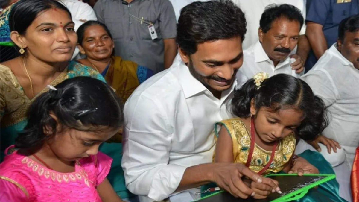 తల్లుల ఖాతాల్లో అమ్మ ఒడి నిధులు - అర్హుల లిస్టు ఫైనల్, జమ ఇలా..!!