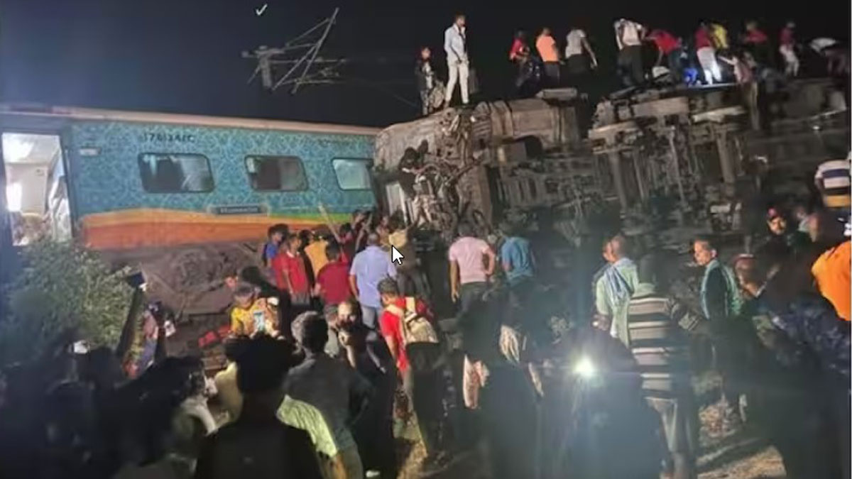 గూడ్స్ రైలును ఢీకొట్టిన కోరమాండల్ ఎక్స్‌ప్రెస్‌: పలువురు మృతి, 300 మందికి గాయాలు