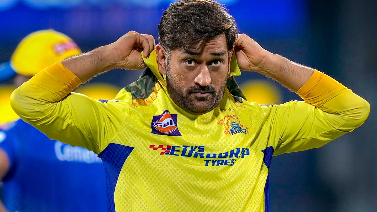 ధోనీ పోటీపడేది అతడితోనే