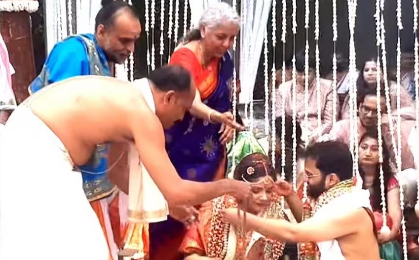 నిరాడంబరంగా నిర్మలా సీతారామన్ కూతురి పెళ్లి
