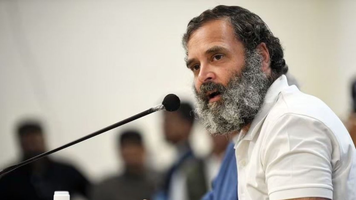 వయనాడ్ ఉపఎన్నికకు ఈసీ ఏర్పాట్లు.. భగ్గుమన్న కాంగ్రెస్!!