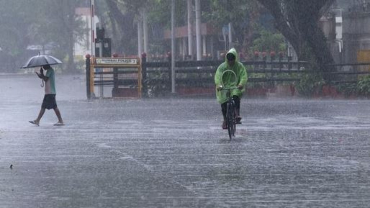 తెలంగాణలో అల్పపీడన ప్రభావం: రెండ్రోజులపాటు భారీ వర్షాలు, ఆ జిల్లాలకు అలర్ట్