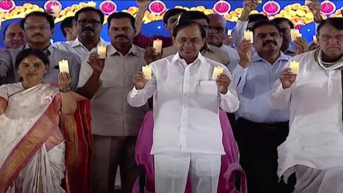 ప్రపంచంలో ఏ నేతపైనా ఈ స్థాయి దాడి జరగలేదు: అమర జ్యోతిని ప్రారంభించిన కేసీఆర్