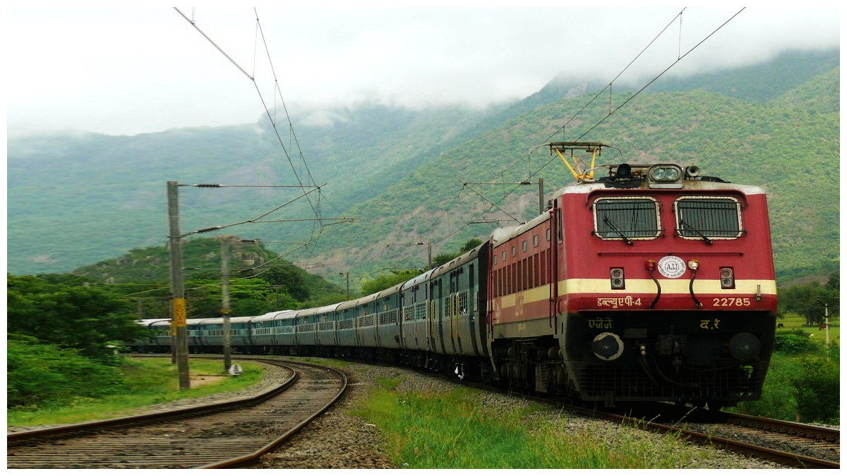 ట్రైన్ జర్నీలో ఇబ్బంది ఎదురైతే ఇలా చేయండి