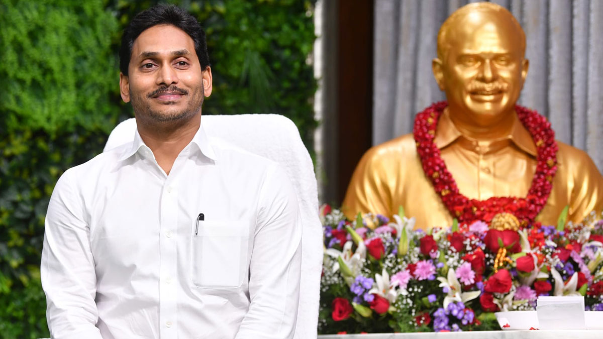 ముందస్తు ఎన్నికలతో సీఎం జగన్ కు పవర్ పక్కనా - అస్త్రాలు సిద్దం..!!