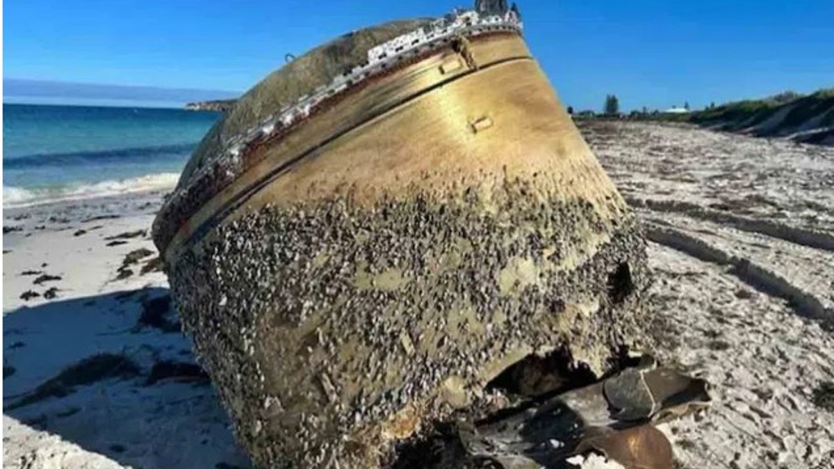 ఆస్ట్రేలియా బీచ్‌లో మిస్టిరీయస్ ఆబ్జెక్ట్ కలకలం: చంద్రయాన్-3 శకలమేనా?