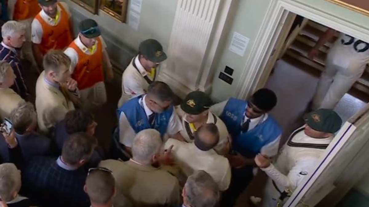 యాషెస్‌లో ఆస్ట్రేలియా తొండాట- ఇంగ్లాండ్ ఫ్యాన్స్ గొడవ: దూసుకెళ్లిన డేవిడ్ వార్నర్