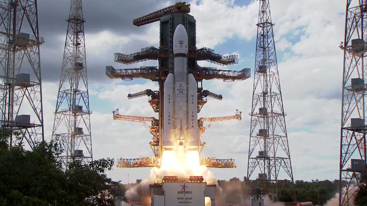 Chandrayaan 3: నిప్పులు చిమ్ముతు జాబిల్లి వైపు..