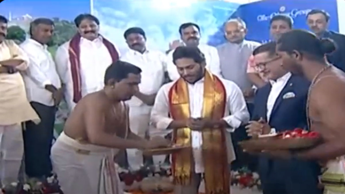 అన్నీ పక్కన పెట్టండి, బుర్రకెక్కించుకోండి - ఒబేరాయ్ హోటల్స్ కు జగన్ శంకుస్థాపన..!!