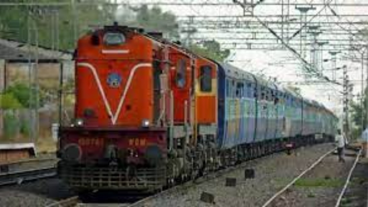 IRCTC కీలక నిర్ణయం: ఇక రూ. 10 లక్షల రైల్వే ప్రమాద బీమా ఆటోమేటిక్