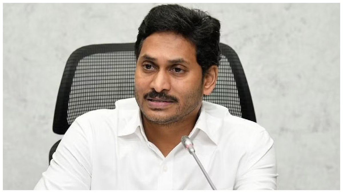 అమరావతికి సీఎం జగన్, అనుకున్న విధంగానే - ఇంటికి వెళ్లి బొట్టుపెట్టి ఆహ్వానం..!!