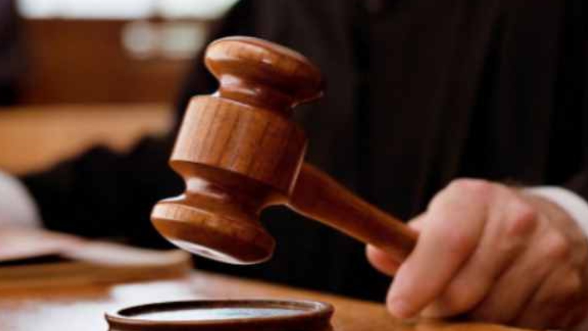 పెంపుడు శునకం మిస్ అయిందని పోలీసులపై చర్యలకు ఆదేశం- జడ్జిపై బదిలీ వేటు