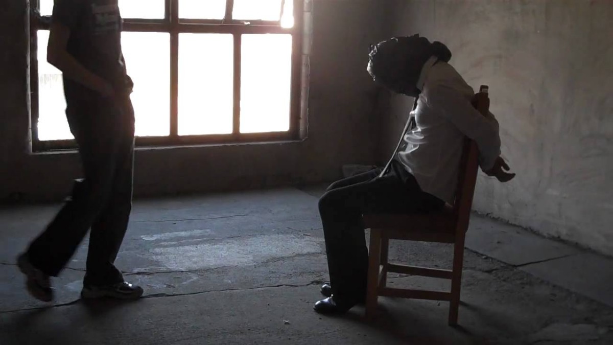 మిడ్ నైట్ స్కెచ్, లాయర్ ను కిడ్నాప్ చేసి ఏం చేశారంటే ?