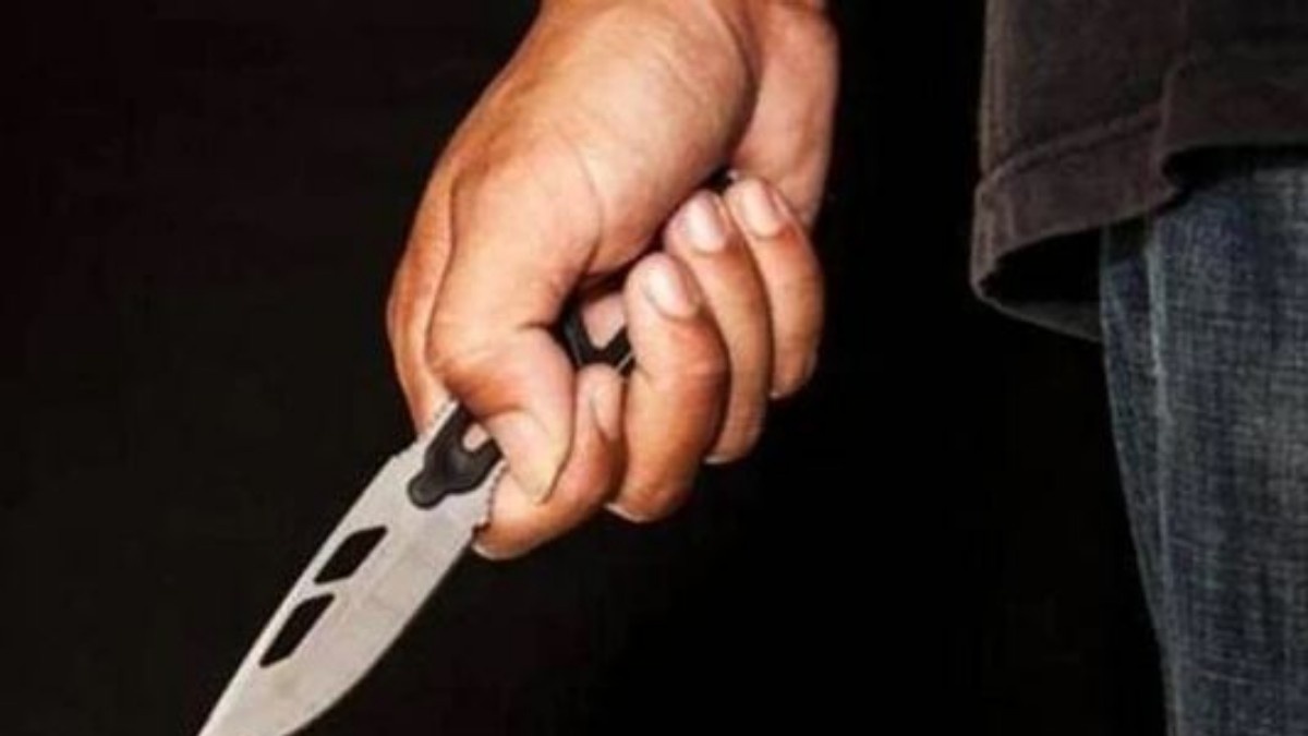 నడిరోడ్డులో కాలేజ్ అమ్మాయిని కత్తితో పొడిచేసిన మాజీ బాయ్ ఫ్రెండ్ !