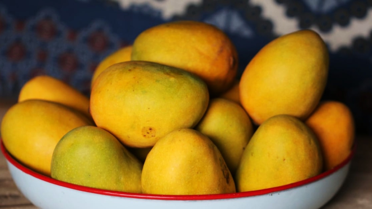 కేజీ మామిడి కాయలు మన దేశంలో మూడు లక్షల రూపాయాలు, మీరు నమ్ముతారా ?