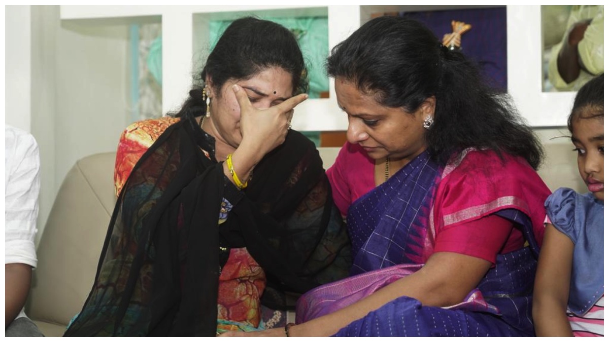 భావోద్వేగంతో కన్నీరు పెట్టుకున్న ఎమ్మెల్సీ కవిత.. కారణమిదే!!